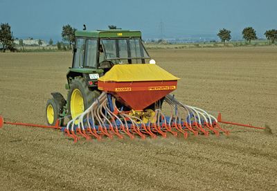 Heinrich Weistes System für Großbetriebe: alle Geräte in 10 m Arbeitsbreite.