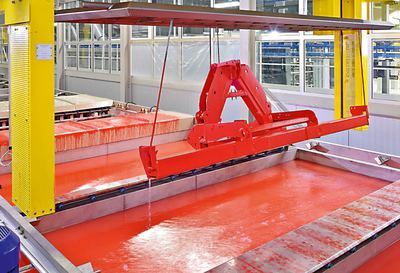 Die KTL-Anlage von 2012: kathodische Tauchlackierung wie im Automobilbau.