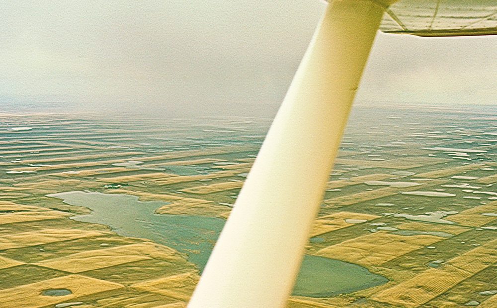Über dem Prärieland von Saskatchewan – Terry Friggstad ließ Helmut Weiste selbst steuern.