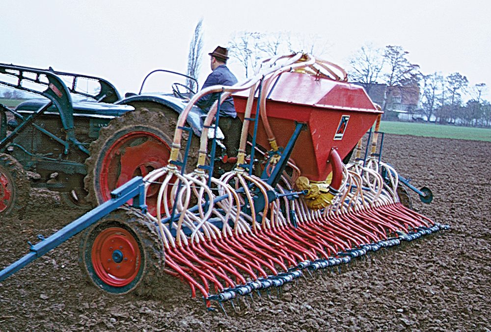 Drillmaschine mit den Umbauten für eine bessere Verteilung, 1969.